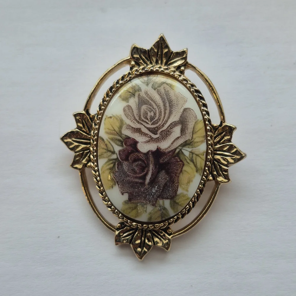 Sarah Coventry Floral Cabochon Brooch Pendant